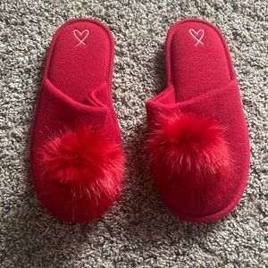 Victoria’s Secret | Fuzzy Pom Slippers